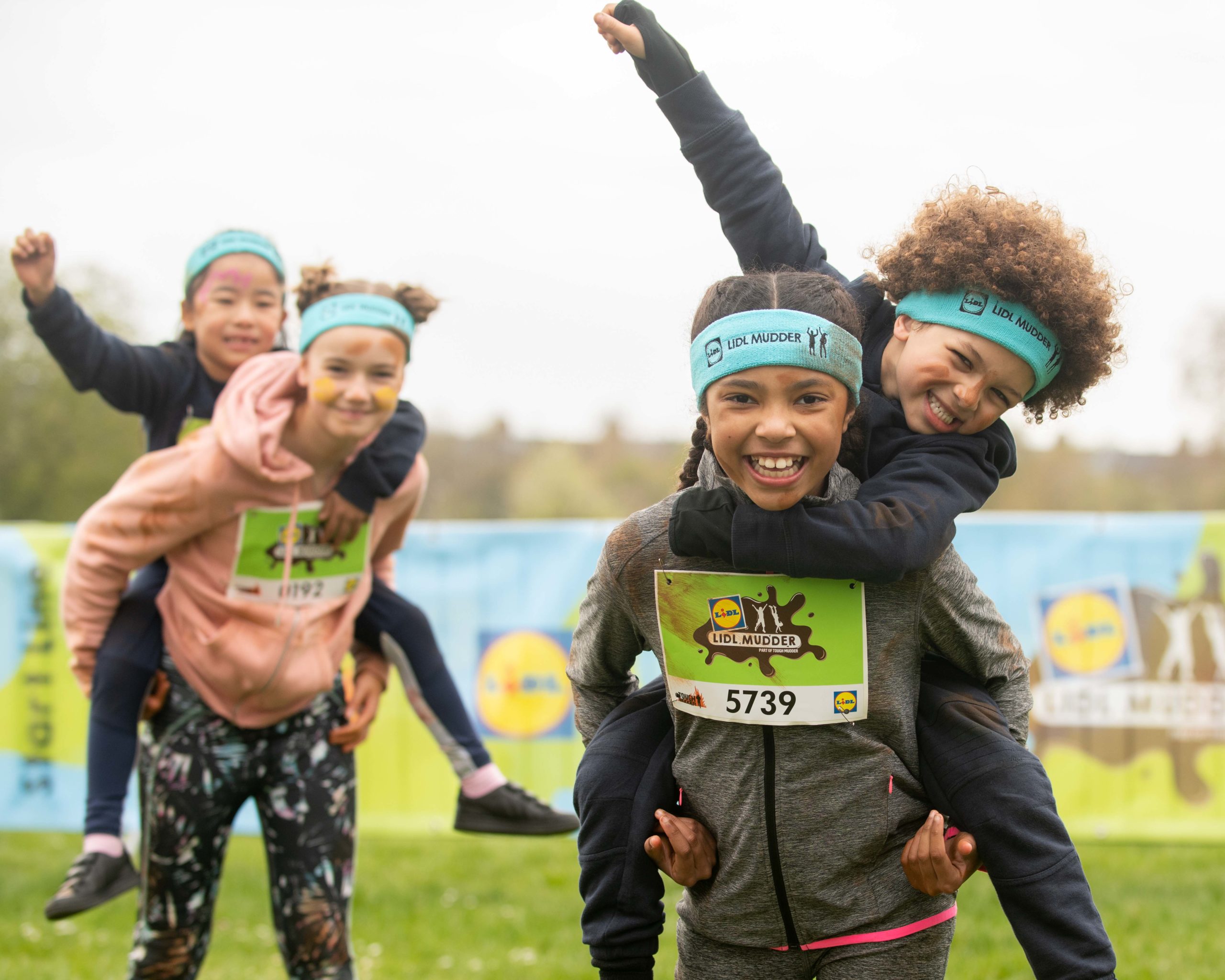 Lidl Mudder kids run back